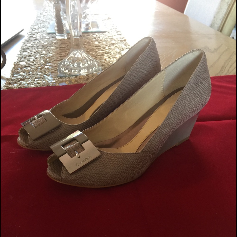 Calvin Klein Patent Brown Peep Toe Wedge Heels 6.5